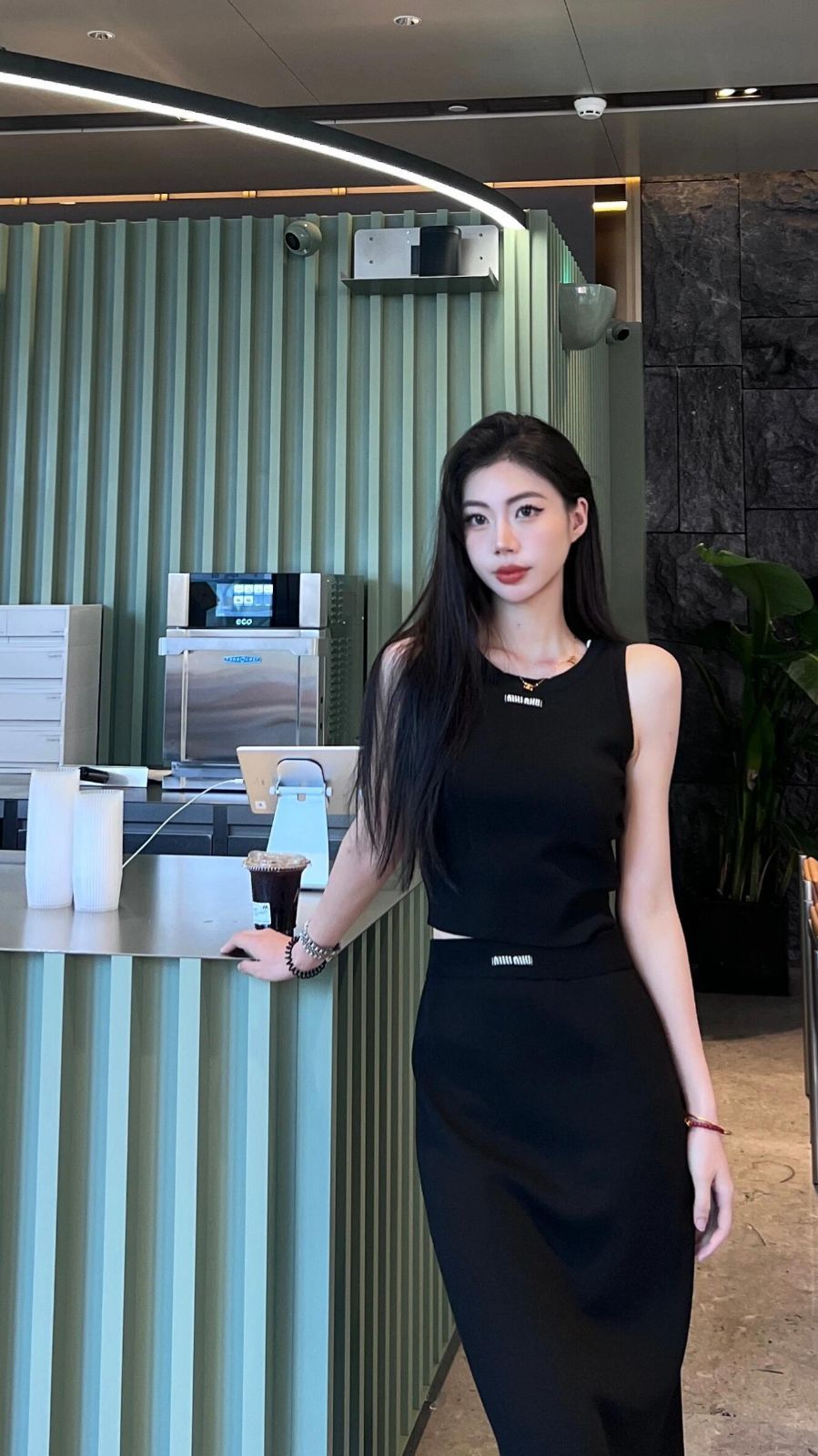 miumiuす ミュウミュウ ワンピース 2点セット袖なしです