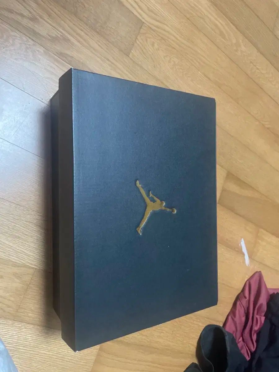 NIKE ナイキ ジョーダン スモーク グレー ジムレッド