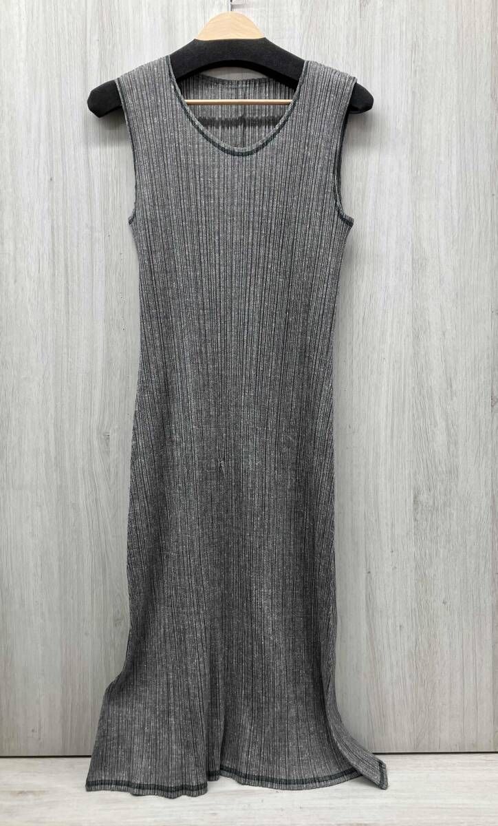 ほぼ未使用　イッセイミヤケPLEATS PLEASEワンピース 未使用品 24aw プリーツプリーズ イッセイミヤケ PLEATS PLEASE