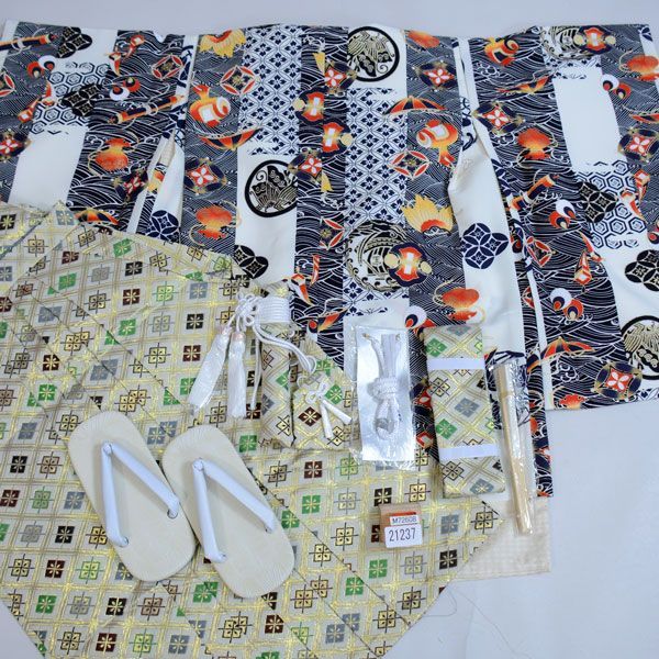 兜飾り 伊達政宗 慶山作 金沢箔金箔押屏風 兜飾り 伊達政宗 慶山