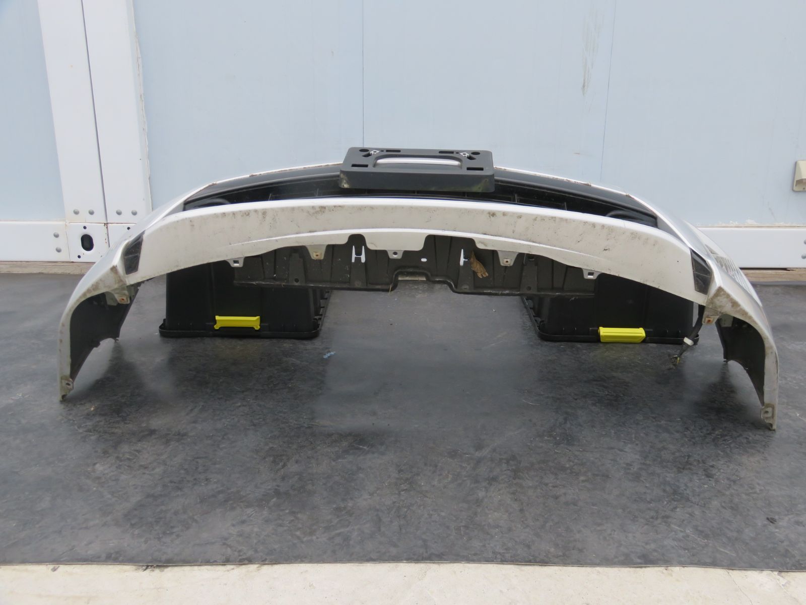 フロントバンパー 1F7