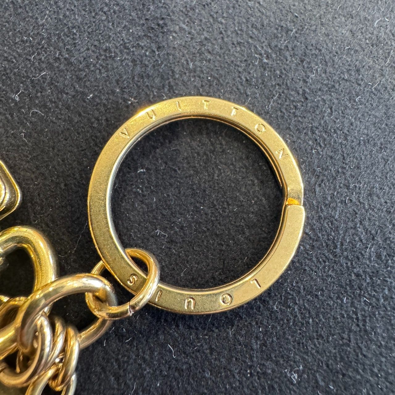 Louis Vuitton バッグチャーム ﾎﾟﾙﾄｸﾚ LVサークル ゴールド