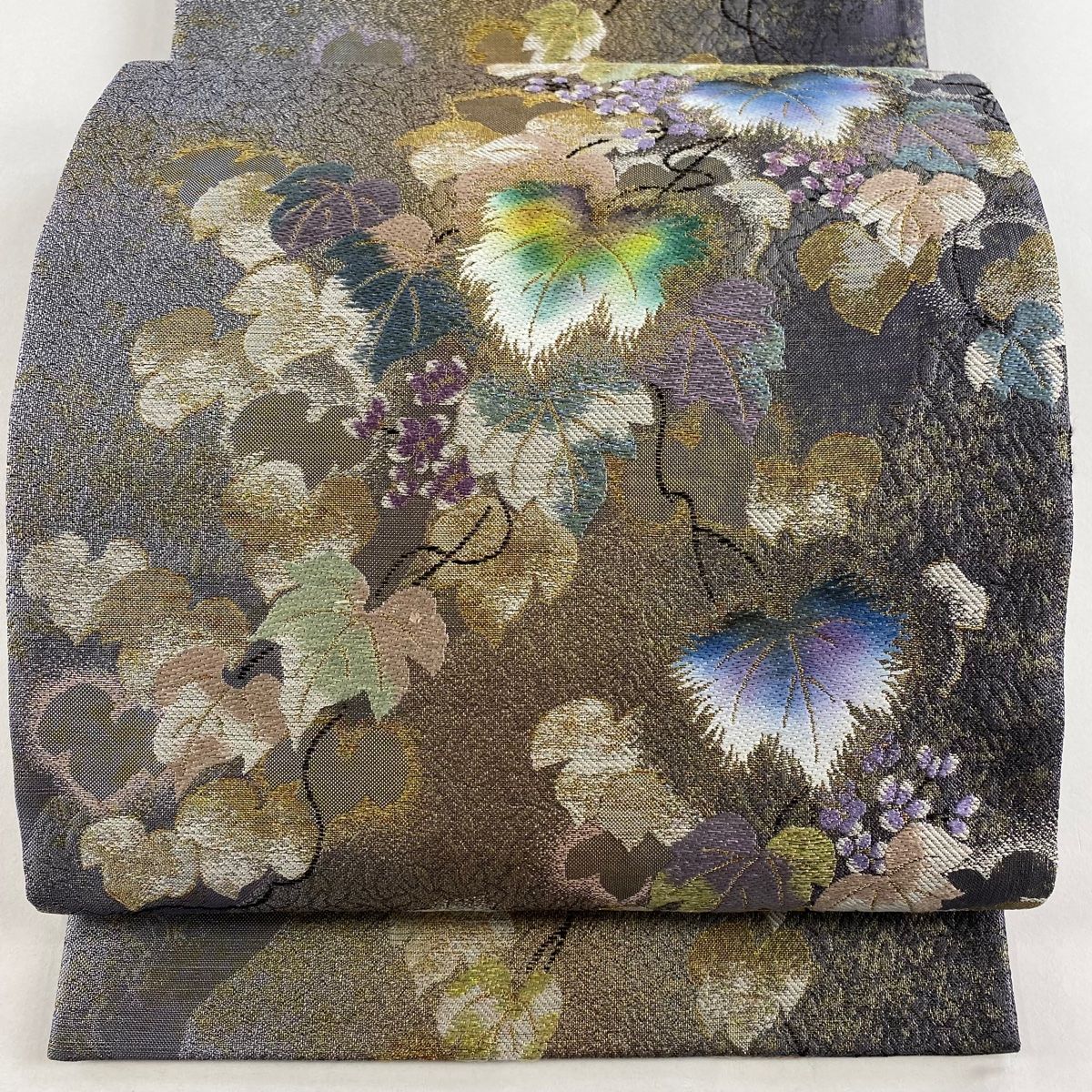 SO-647 袋帯 太鼓柄 正絹 刺繍 牡丹 藤の花 紫陽花 南天 金糸 高級 袋帯 逸品 草花 華文 金糸 相良刺繍 薄緑 お太鼓柄 正絹 中古