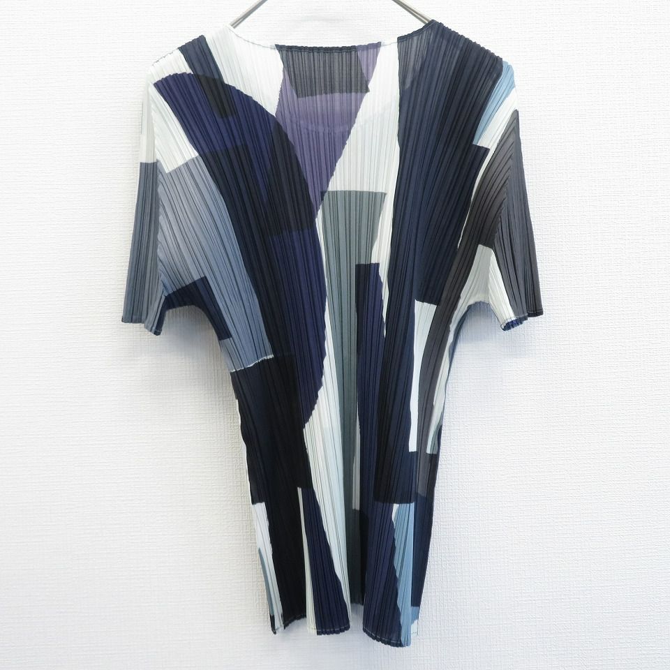PLEATS PLEASE イッセイミヤケ 総柄 プリーツカットソー PLEATS PLEASE ISSEY MIYAKE - プリーツプリーズ イッセイミヤケ
