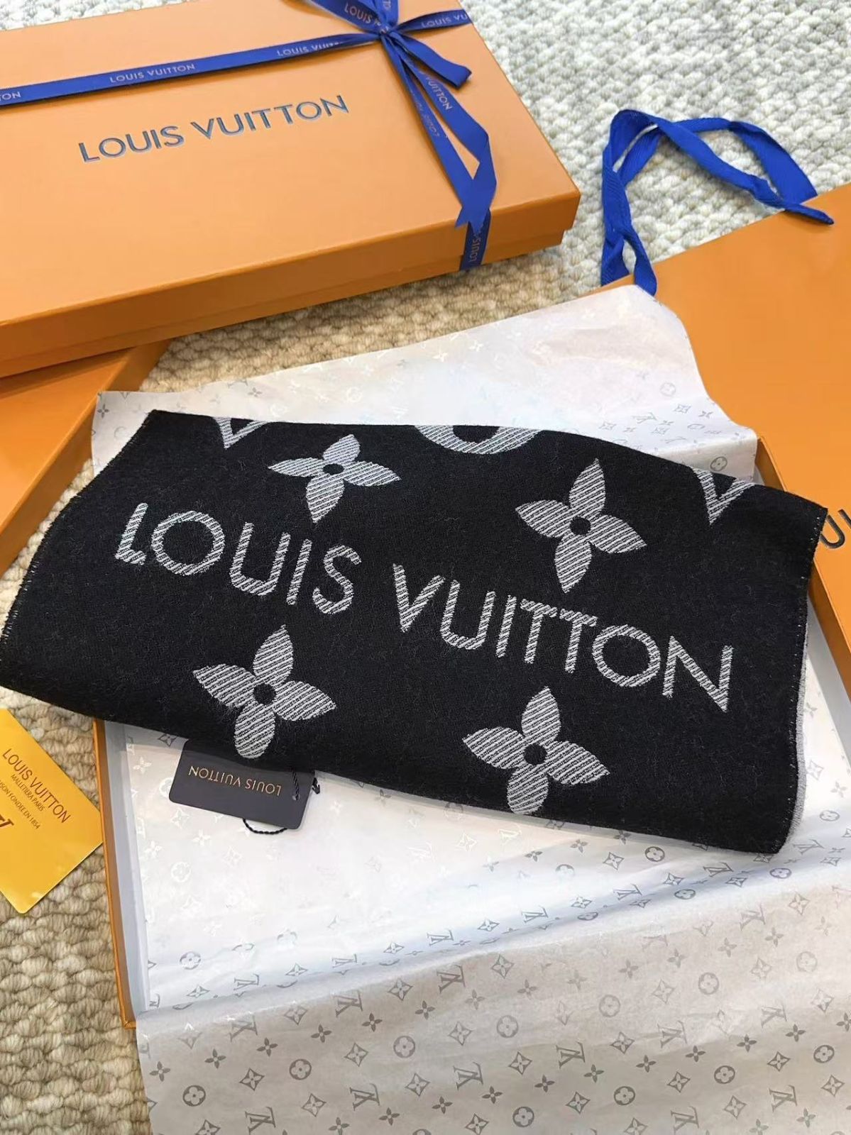 早い者勝ち ルイヴィトン LOUIS VUITTON マフラー ・LV エセンシャル シャイン - メルカリ