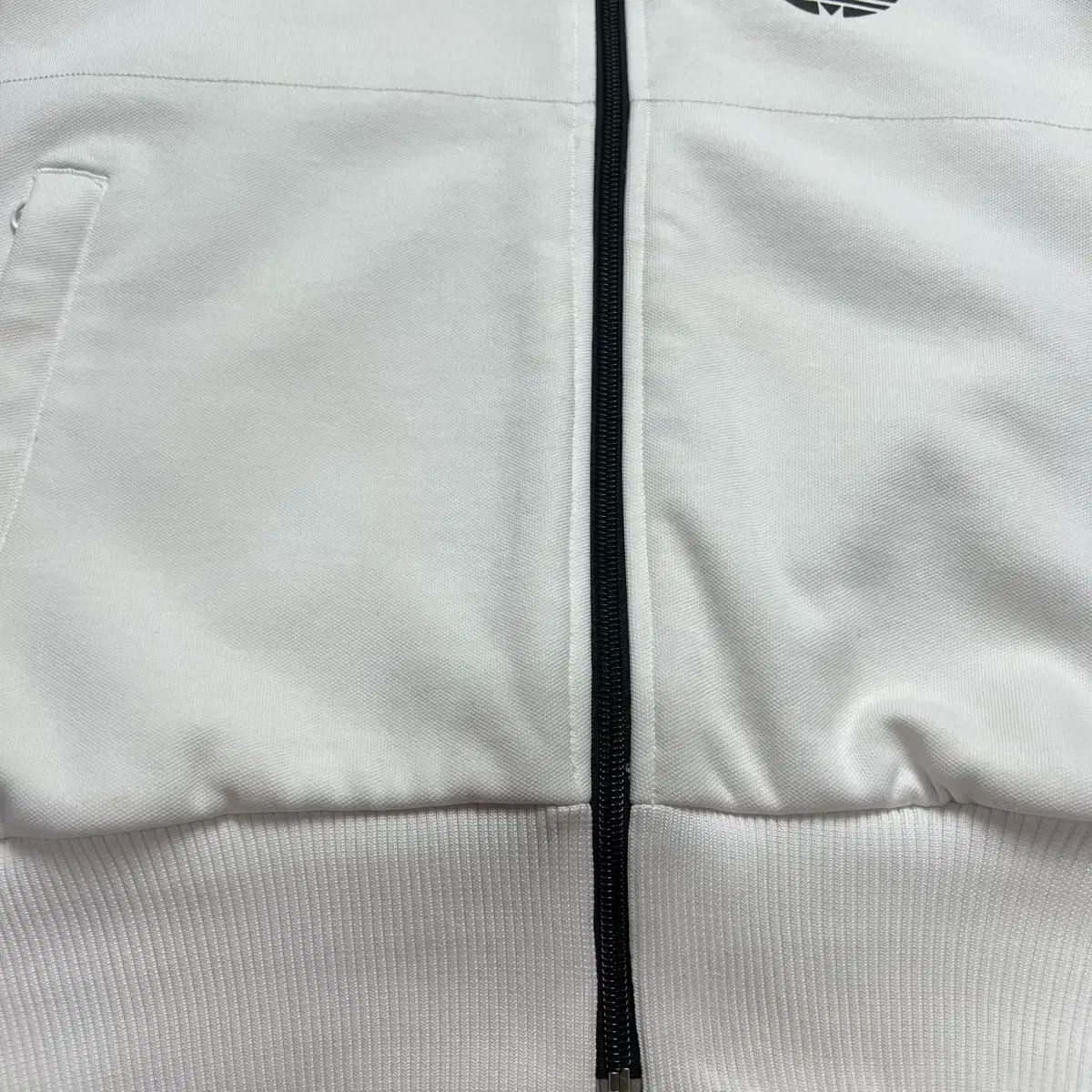 クラブ トラックトップス