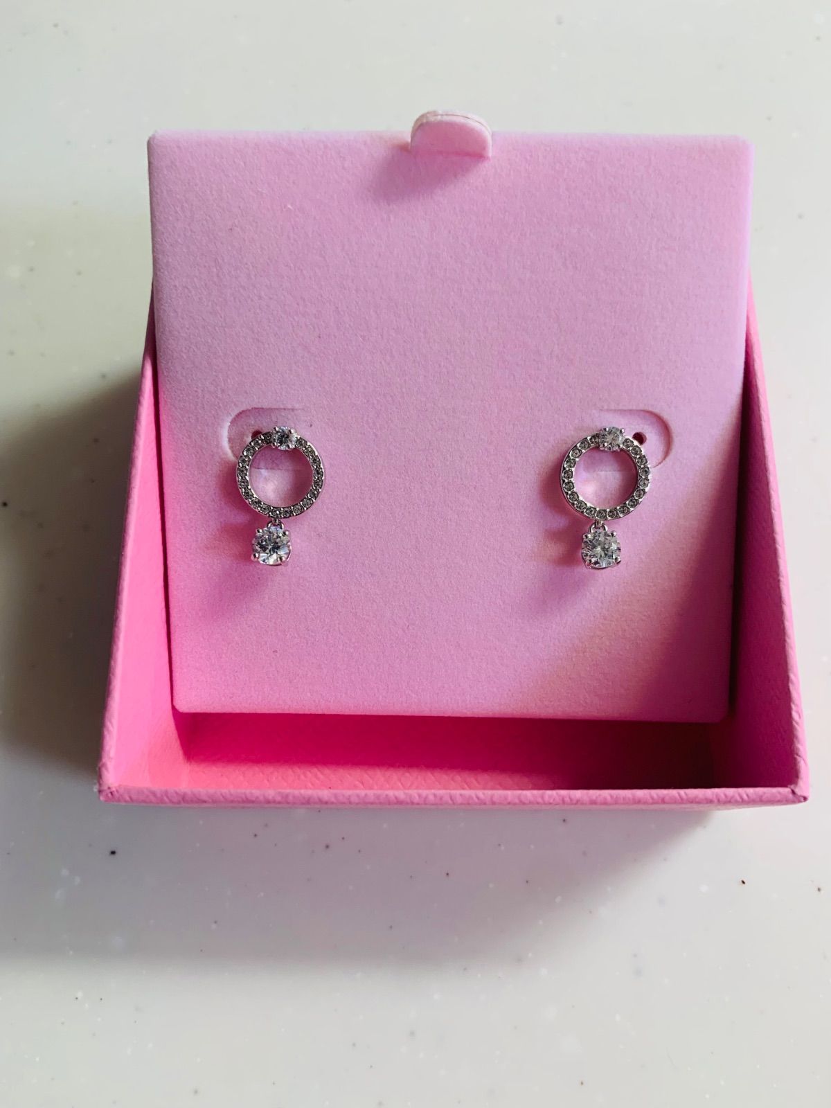 スワロフスキー　ピアス　Constella フープ　正規品　新品　箱付 ほぼ新品 スワロフスキー Swarovski Constellaフープピアス