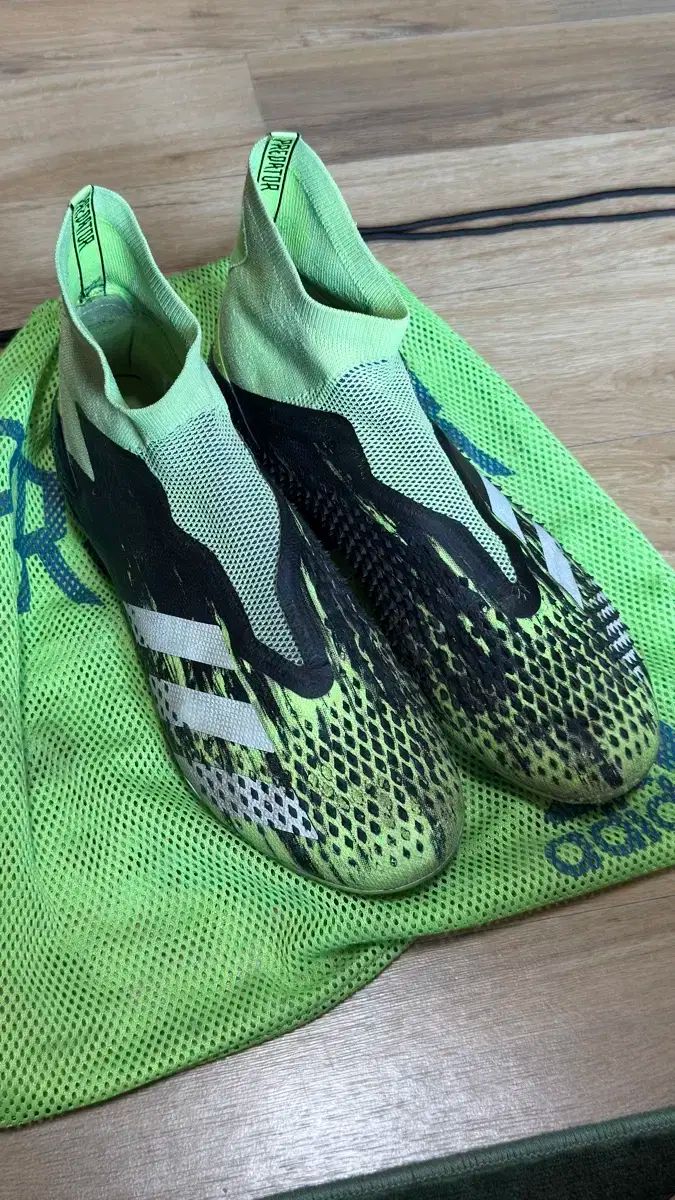 サッカーシューズ adidas アディダス プレデター 20 ＋ ミューテーター FG 270