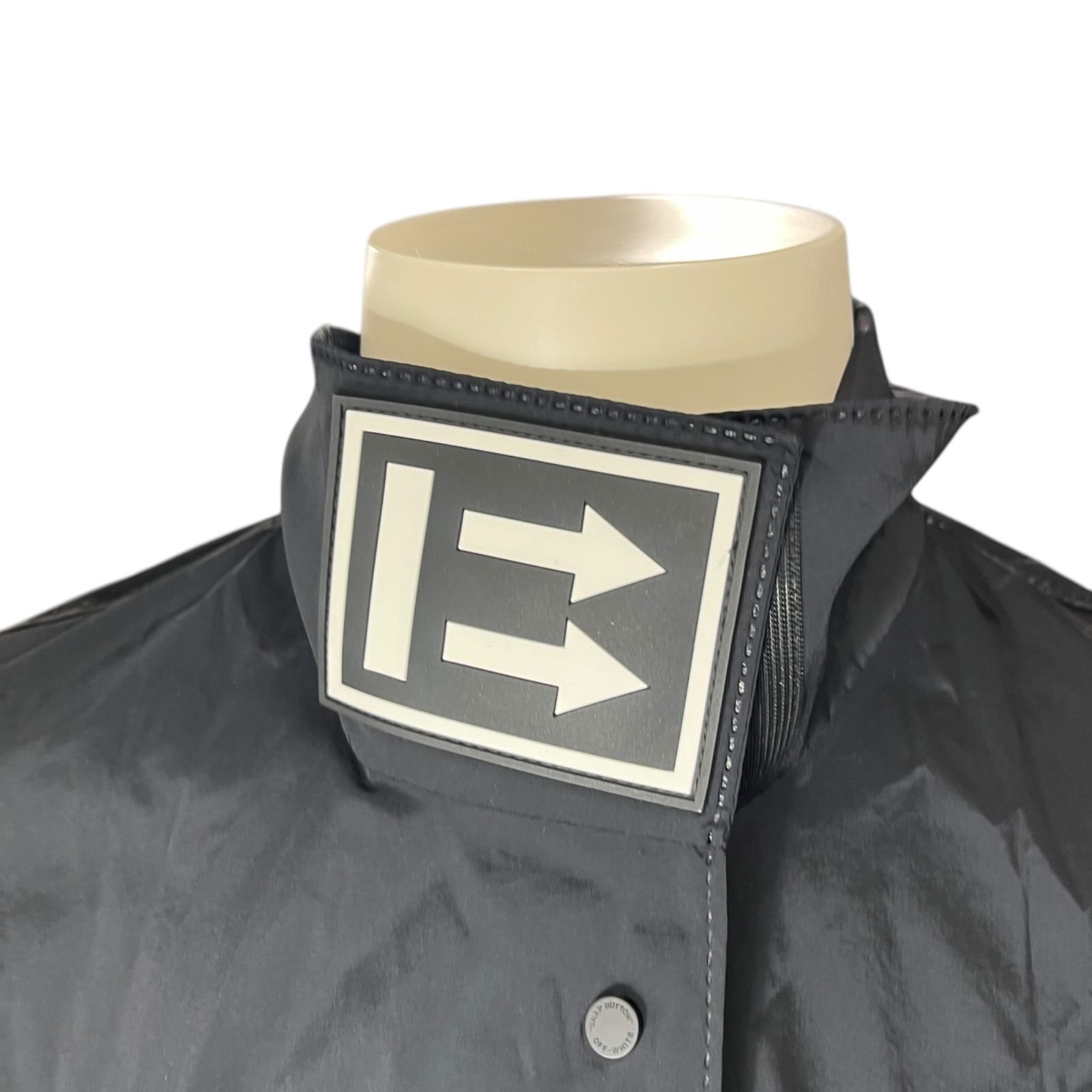 オフホワイト off-white バックロゴ トラック ジャケット ブラック、黒 