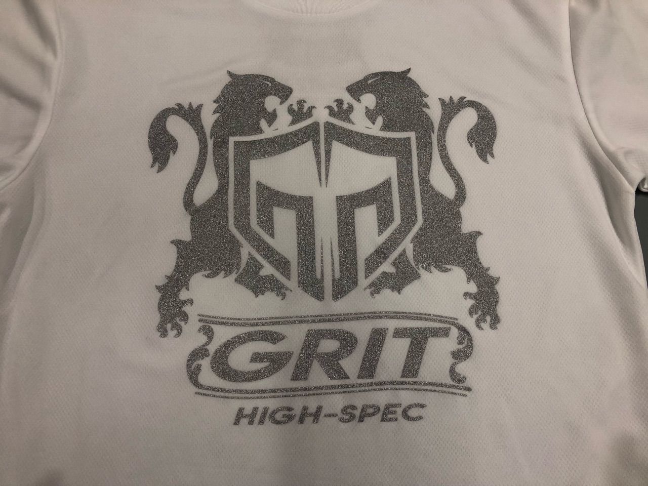 GRIT TRAINING DRY TEE 2203 TIGER WH - メルカリ