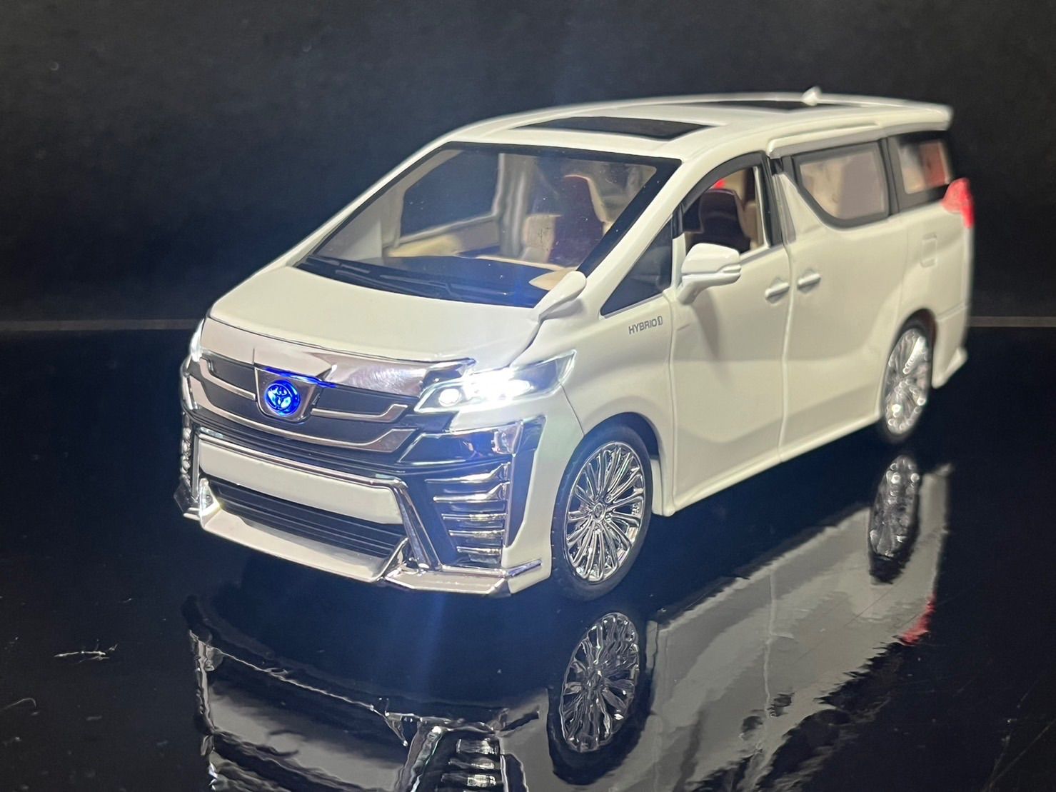 トヨタ TOYOTA ヴェルファイア 1/24 ミニカー ホワイト H107 - メルカリ