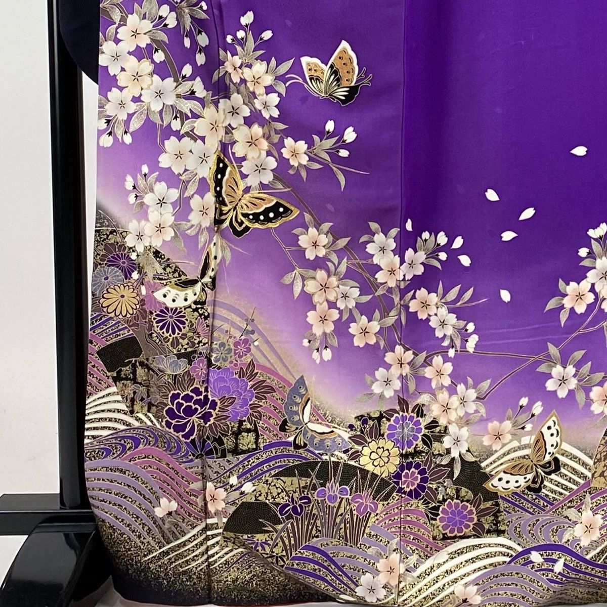 振袖 名品 やまと 枝垂桜 蝶 金銀彩 染分け 紫「H096」 振袖 身丈169.5cm 裄丈66cm M 袷 桜 蝶 金糸 金銀彩 紫 正絹 秀