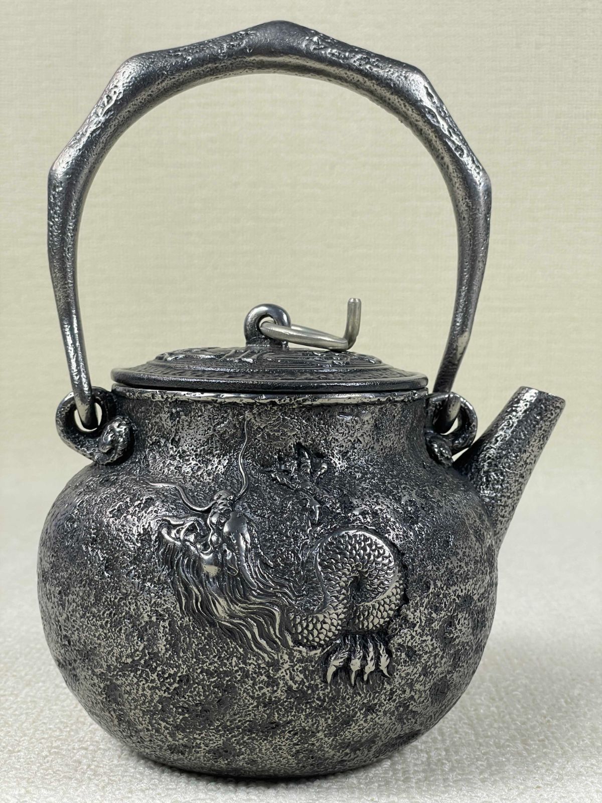 【サイズ交換ＯＫ】 新品・正規品】雨宮宗作 鉄瓶 日本伝統工芸 専用箱付 純砂鉄 工芸品