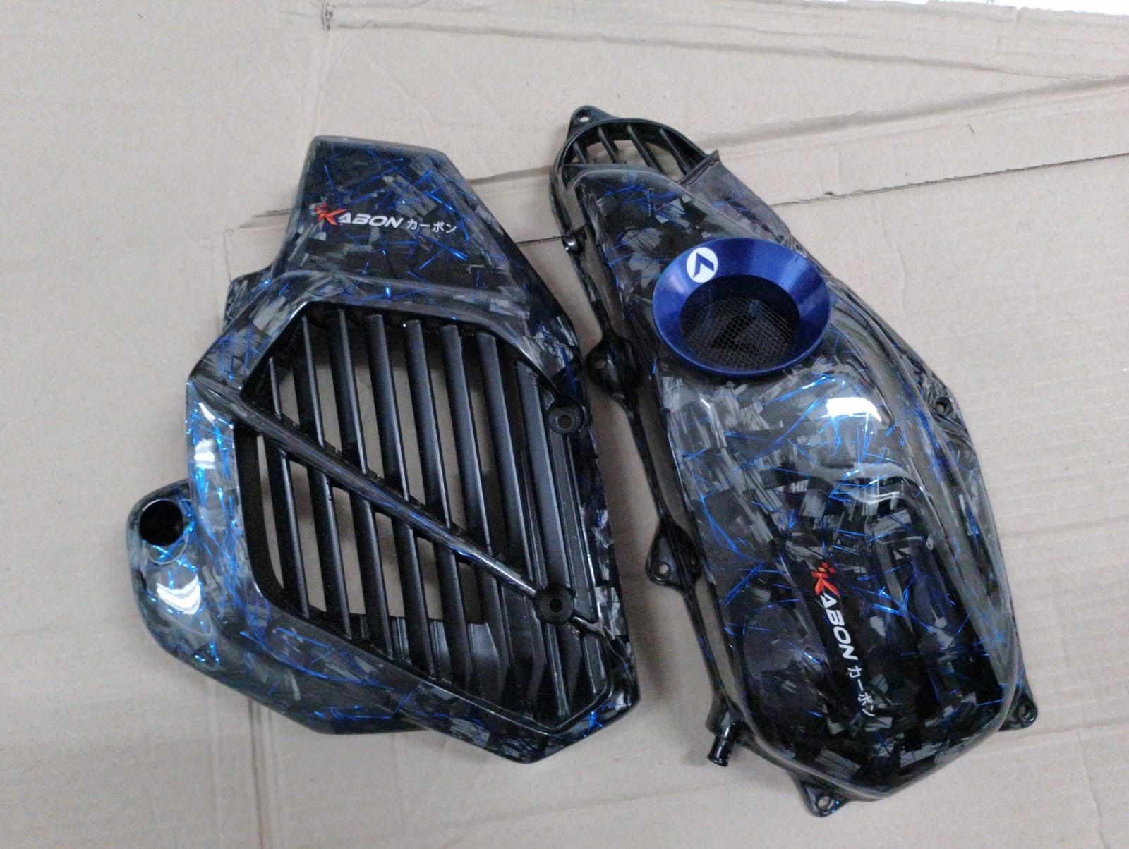 カーボンニーグリップ