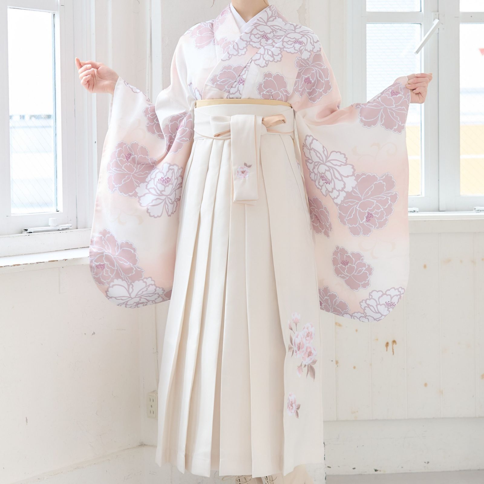 袴＋帯 袴単品 白 オフホワイト 刺繍入り 卒業式用 はかま 袴のみ はかまのみ