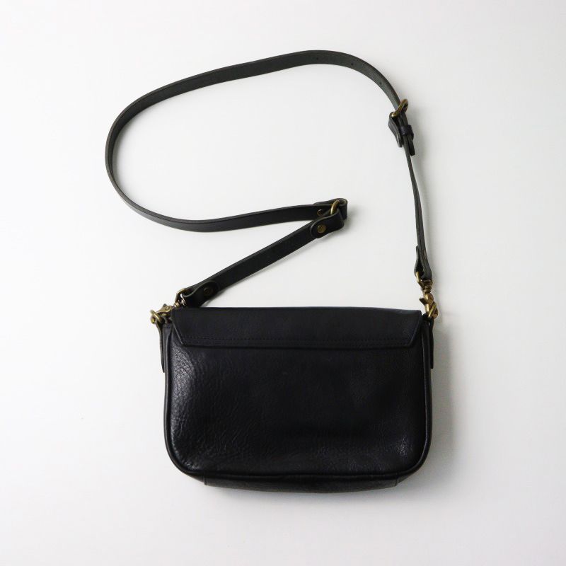 美品 CLEDRAN レザー フラップ ショルダーバッグ CLEDRAN フラップデザイン ショルダーバッグ A4 ナイロン×牛革