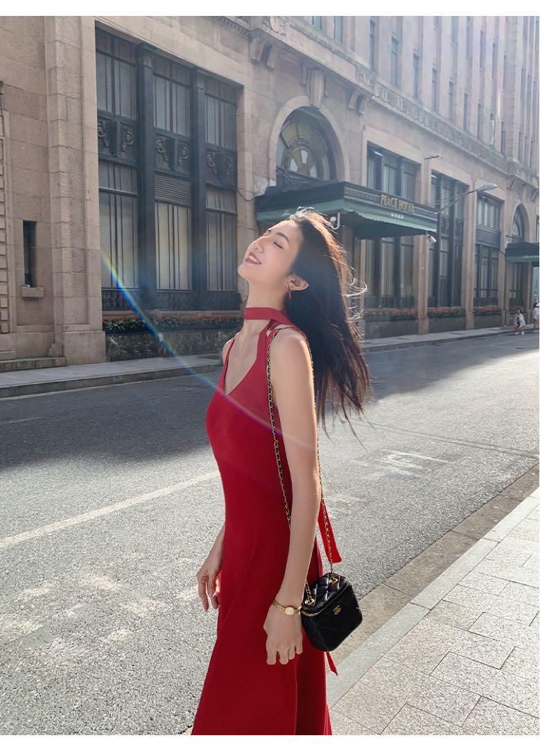 春のお出かけに ノースリーブタイトロングワンピース