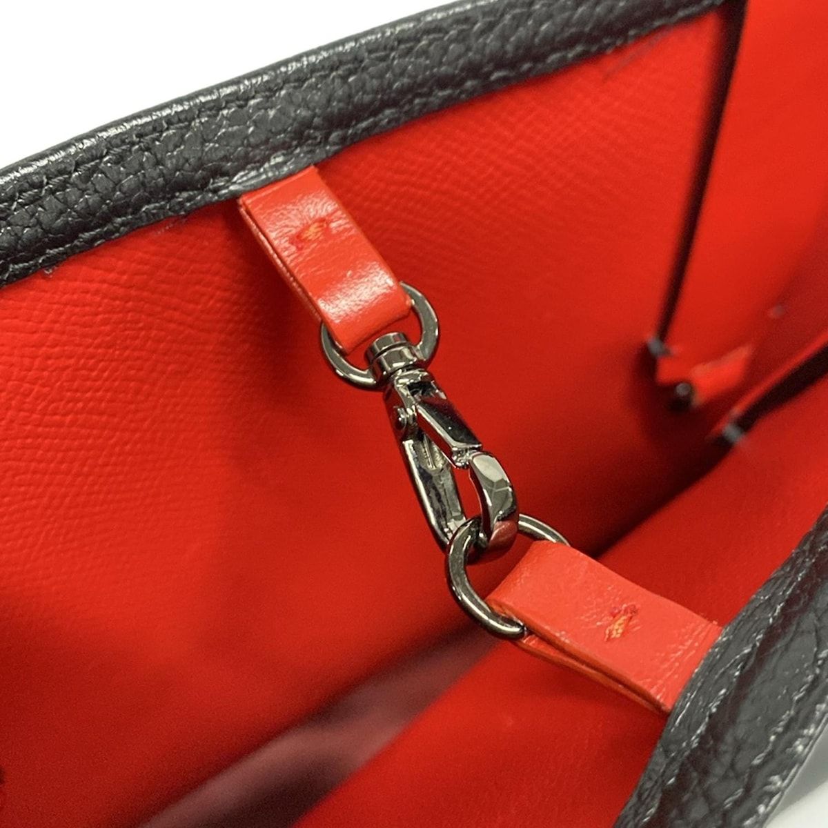 クリスチャンルブタン