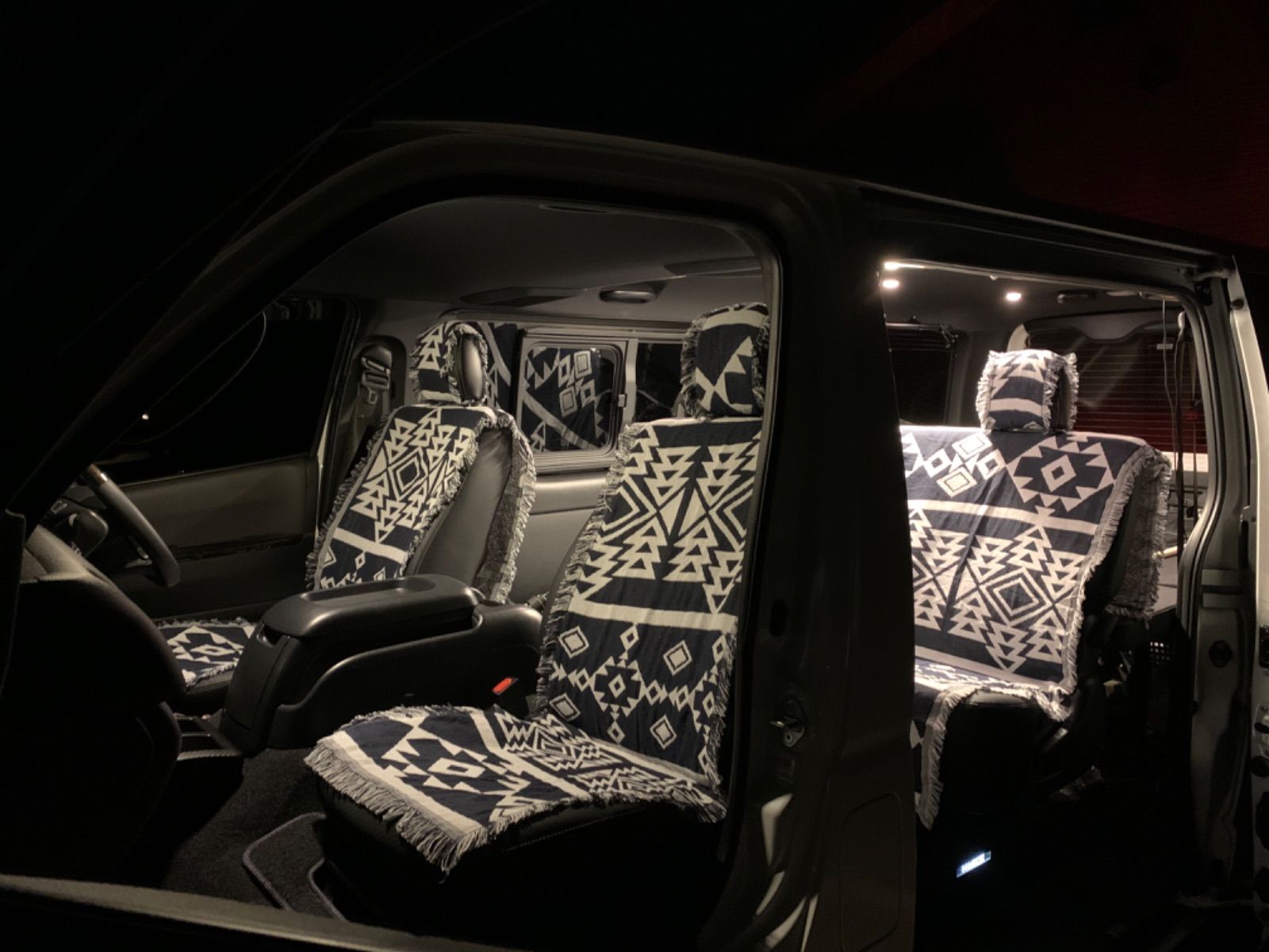 チルトスイベルシート 助手席 ハイエース 200系 ハイエース 運転席