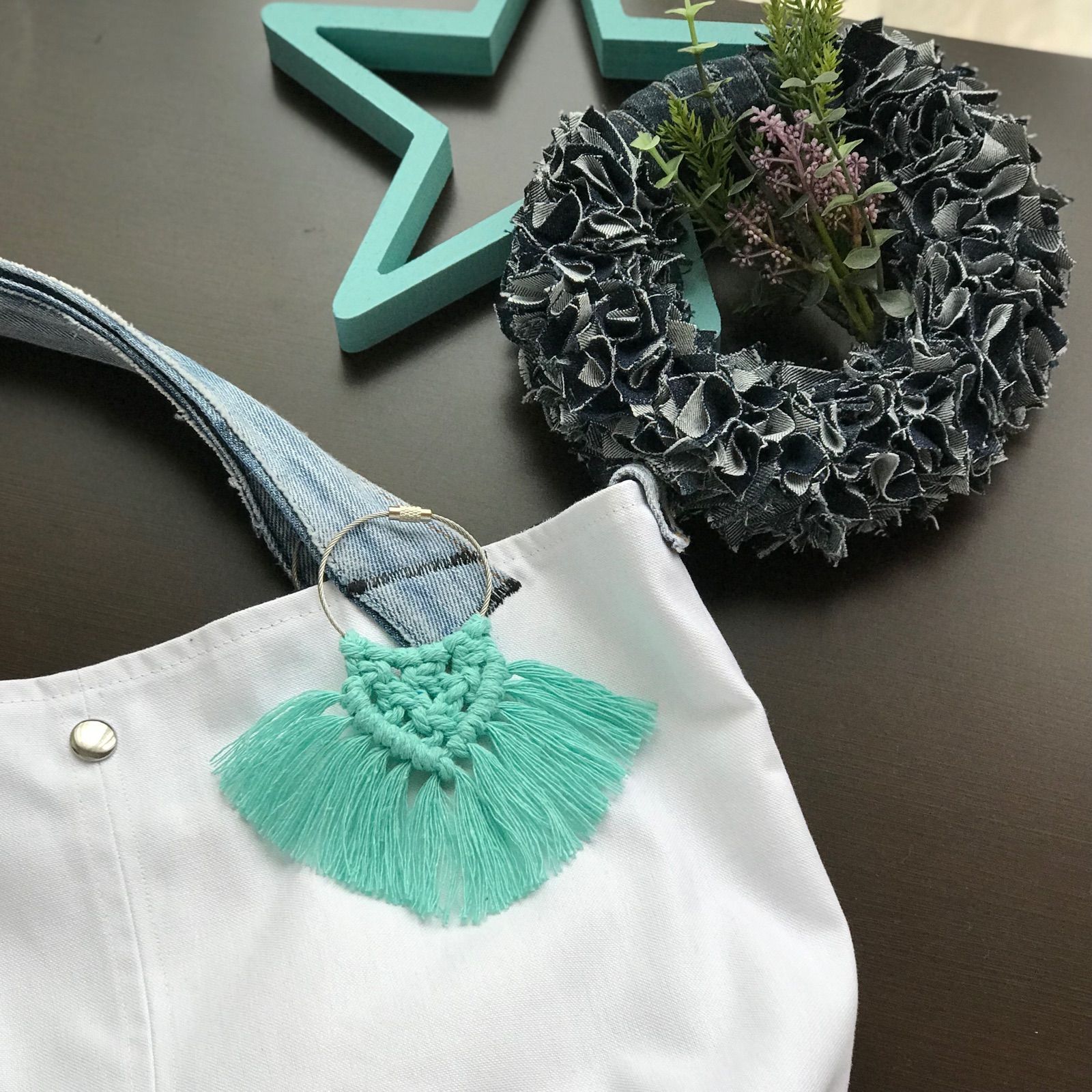 マクラメチャーム〖♡型〗 - メルカリ