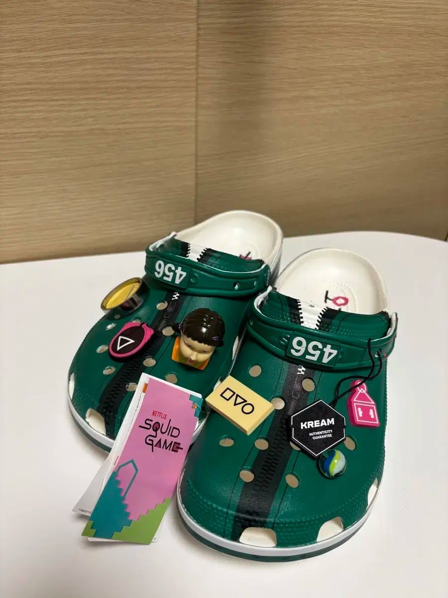 イカゲーム crocs(クロックス) 280 新品 - メルカリ イカゲーム crocs(クロックス) 280 新品 - メルカリ