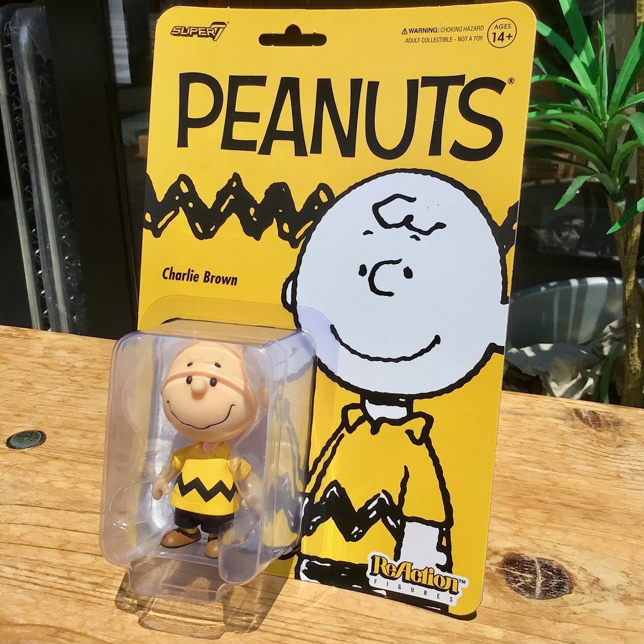 SNOOPY - チャーリーブラウンフィギュア、ピーナッツビクトリー、チャーリーラッパーフィギュア チャーリー ブラウン & スヌーピー フィギュア ナッピング
