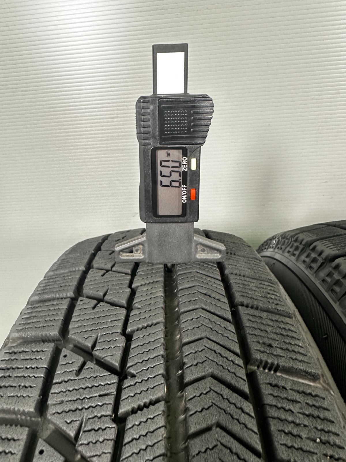 送料無料☆155/65R14 ブリヂストン VRX 2020年製 4本 冬タイヤ 送料無料☆155/65R14 ブリヂストン VRX 2020年製 4本 冬タイヤ