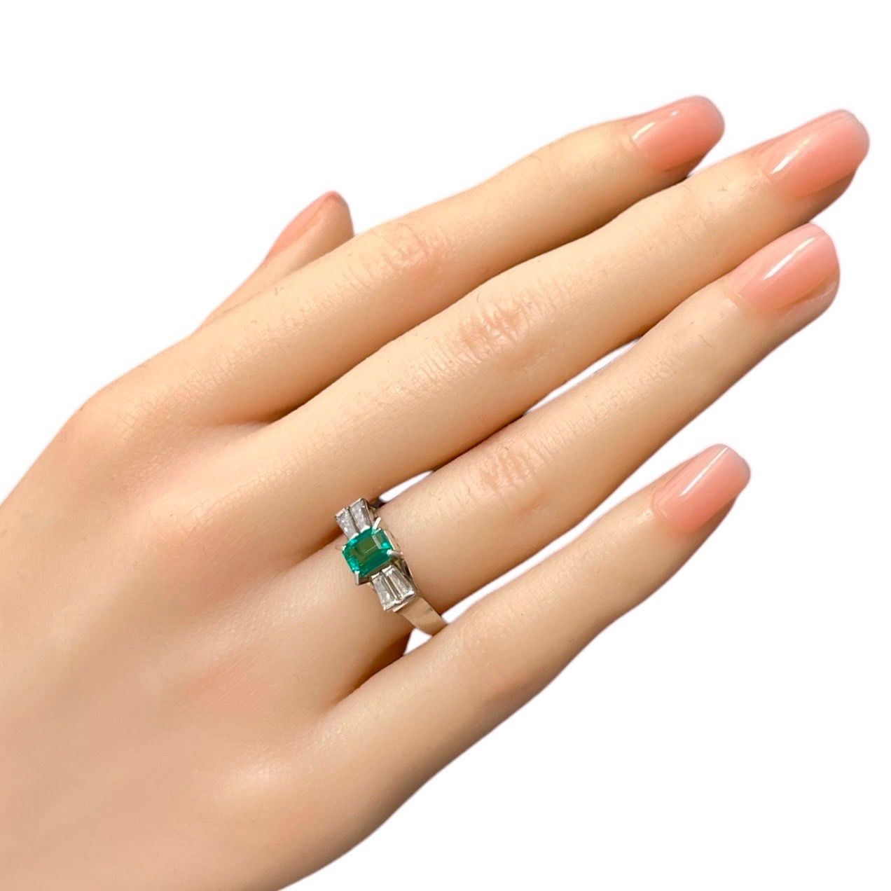 Pt900 エメラルドリング 13号 0.47ctダイヤ入り - メルカリ