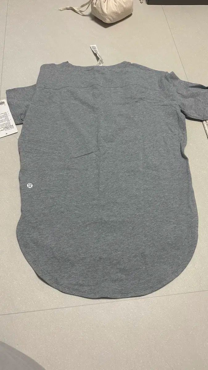 ルルレモン レディース グレー 半袖 Tシャツ