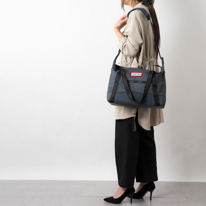 訳あり特価 HUNTER トートバッグ TOPCLIPTOTE MIDIUM UBS1201KBM 楽天市場】HUNTER ハンター ナイロン ミディアム トップ