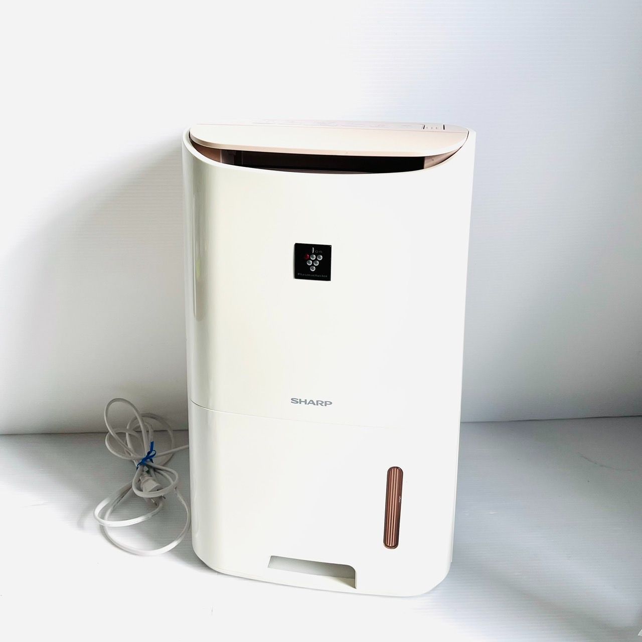 動作品】SHARP コンパクト除湿機 衣類乾燥CV-E71-W 〜16畳
