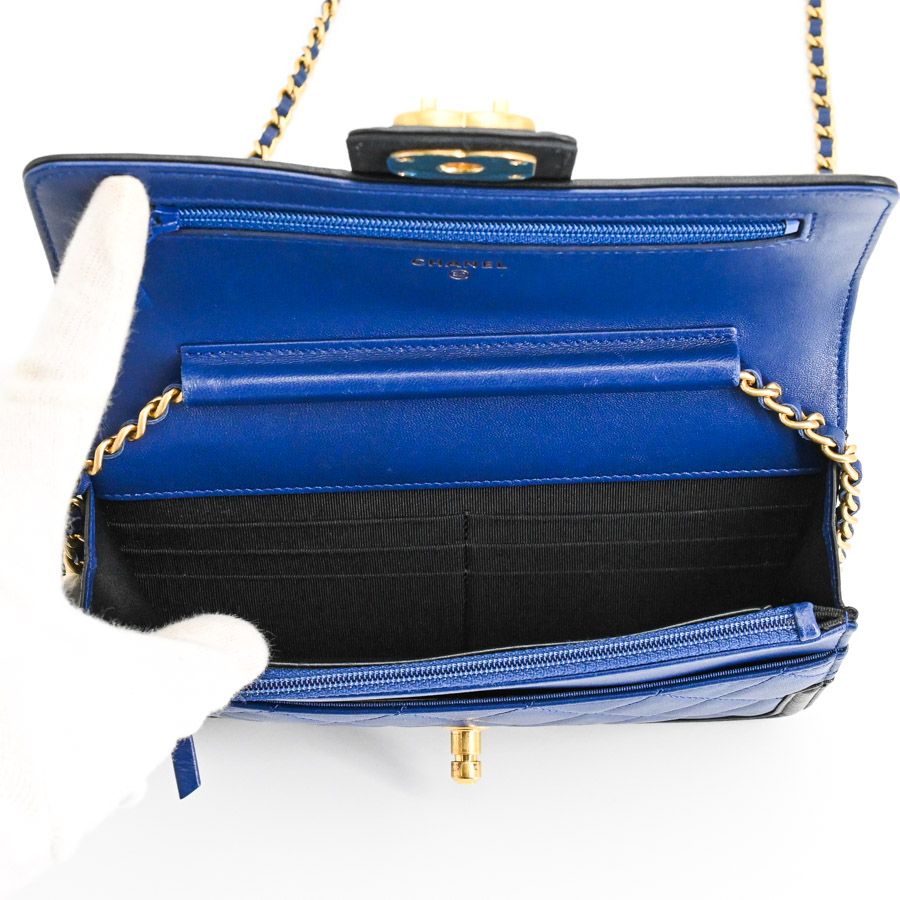 CHANEL シャネル