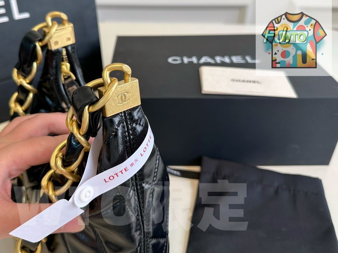 CHANELシャネル24 aオイルワックスレザー流浪ホボ脇バッグ