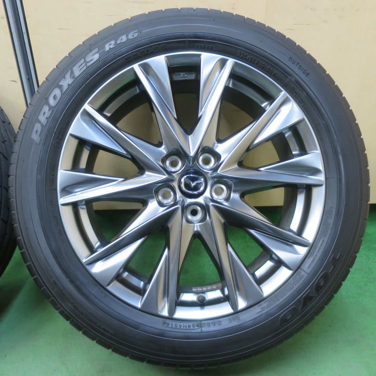 バリ溝！キレイ！8.5分☆マツダ CX-8 純正 225⁄55R19 トーヨー