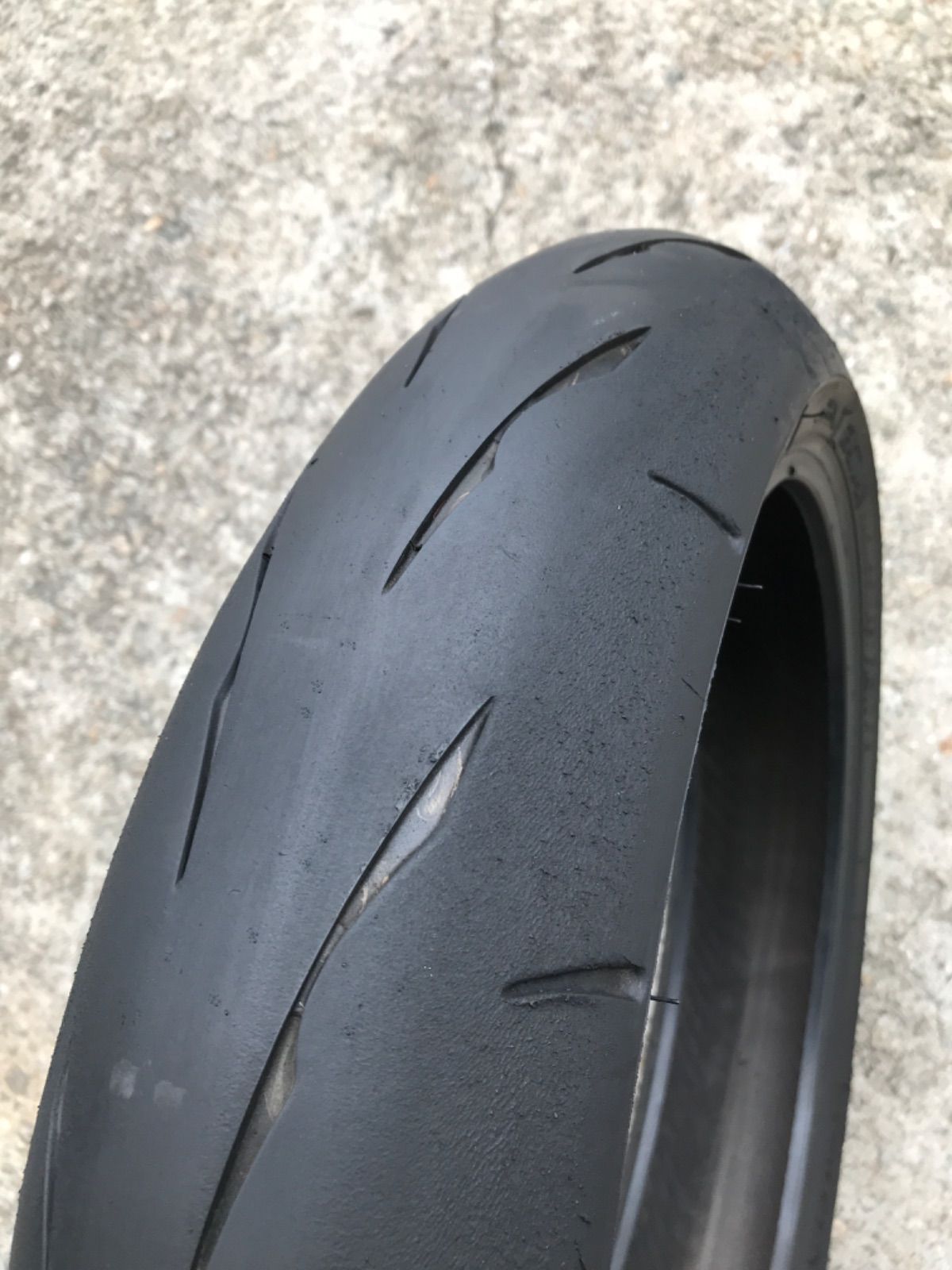 ブリヂストン RS11 120/70ZR17 ラジアルフロント1 - メルカリ