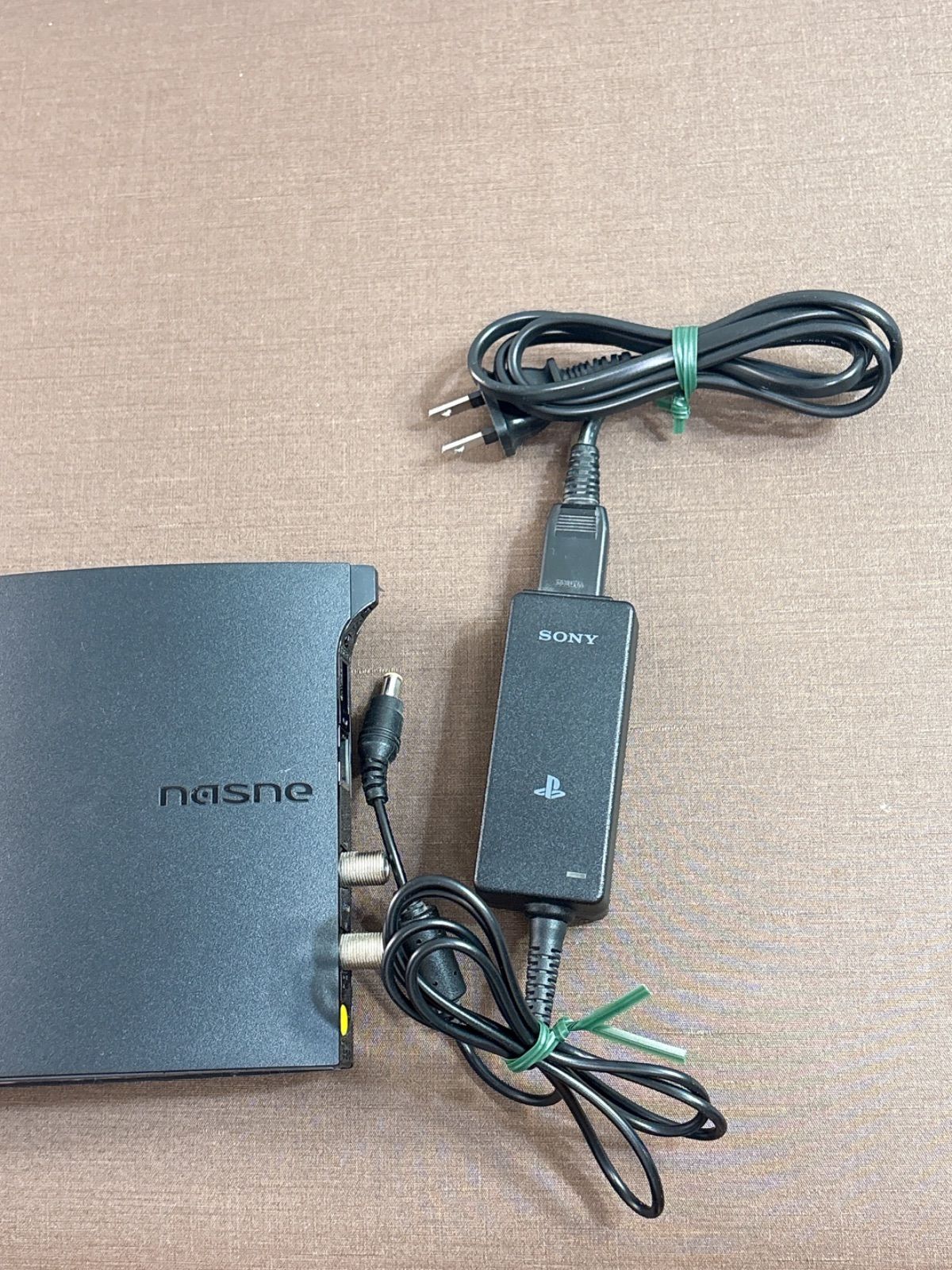 その他 nasne 1TB (CECH-ZNR2J) Amazon.co.jp: 【整備済み品】 nasne 1TBモデル (CECH-ZNR2J