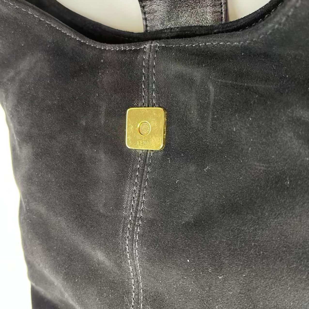 FENDI フェンディ マンマバケット ショルダーバッグ 肩掛け スエード  