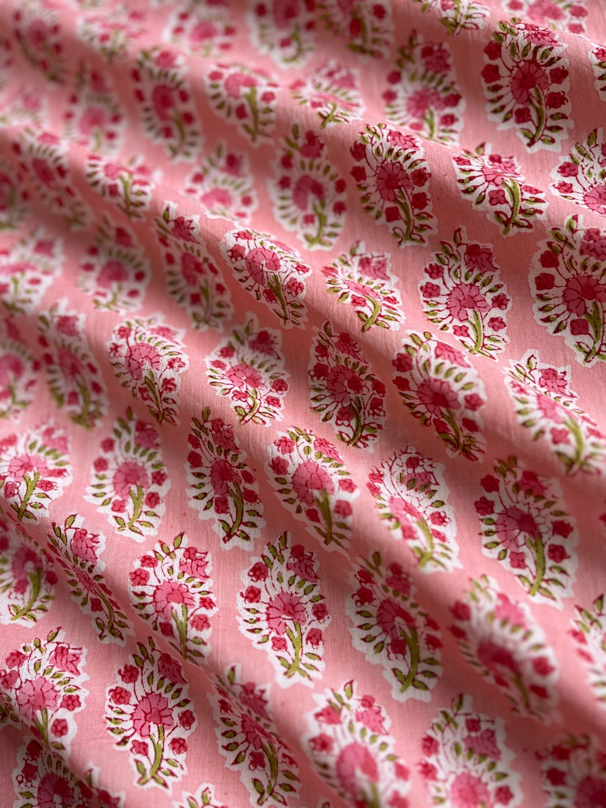 Sarasa fabric 3m インド綿 ブロックプリント ピンクの小花 ハンドメイド ハンドブロックプリント 木版印刷 木版プリント 手仕事 更紗  カットクロス コットン - メルカリ