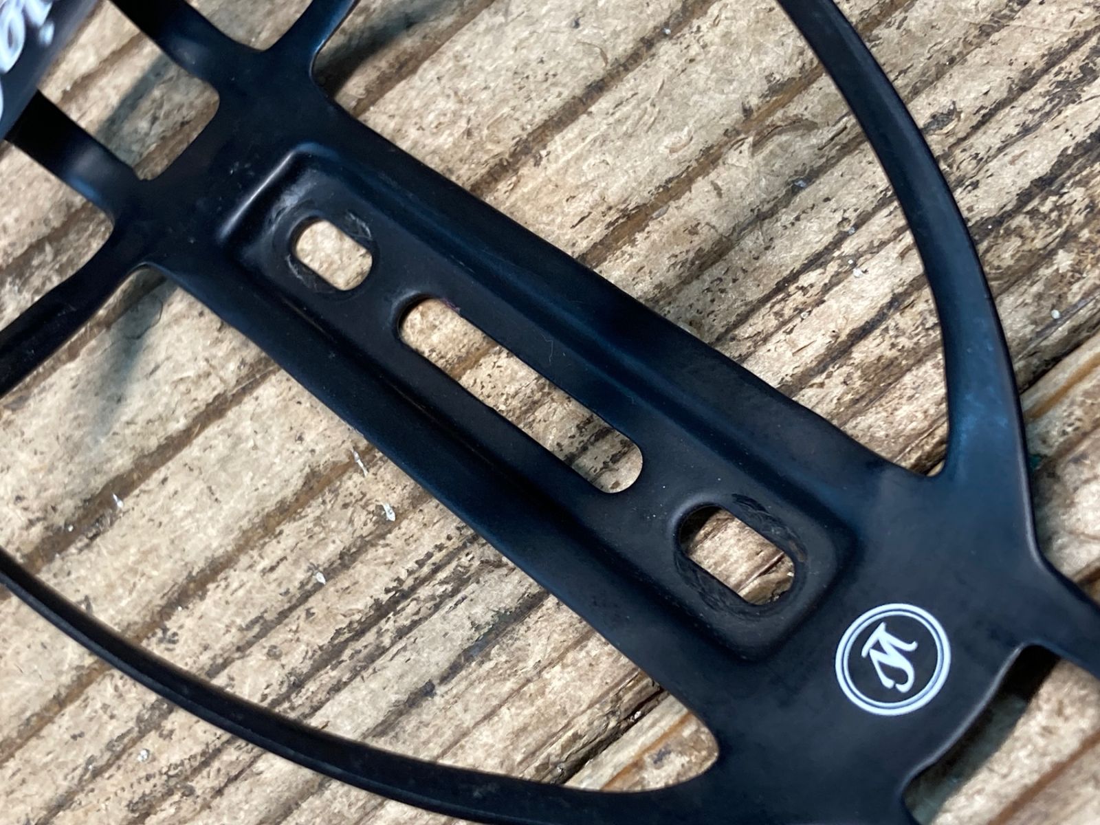 カーボン ボトルケージ