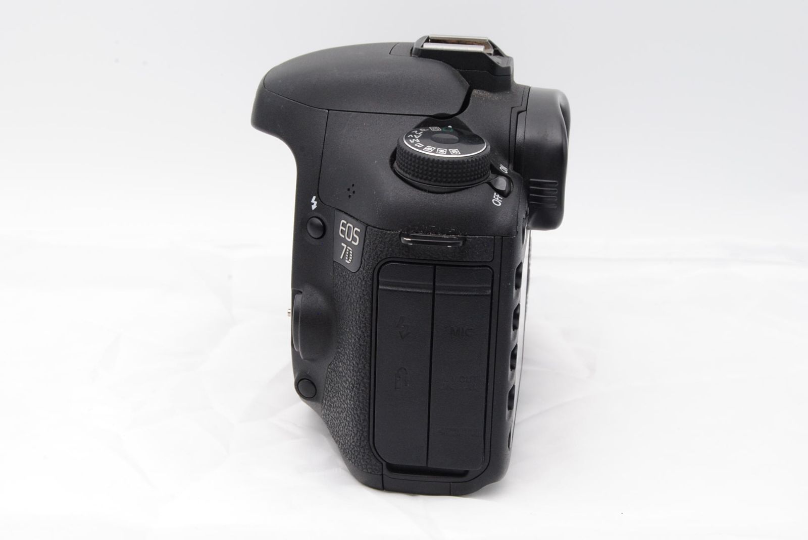 2934ショット！新品級 ★ Canon EOS 7D ボディ EOS7D Amazon | Canon デジタル一眼レフカメラ EOS 7D ボディ EOS7D