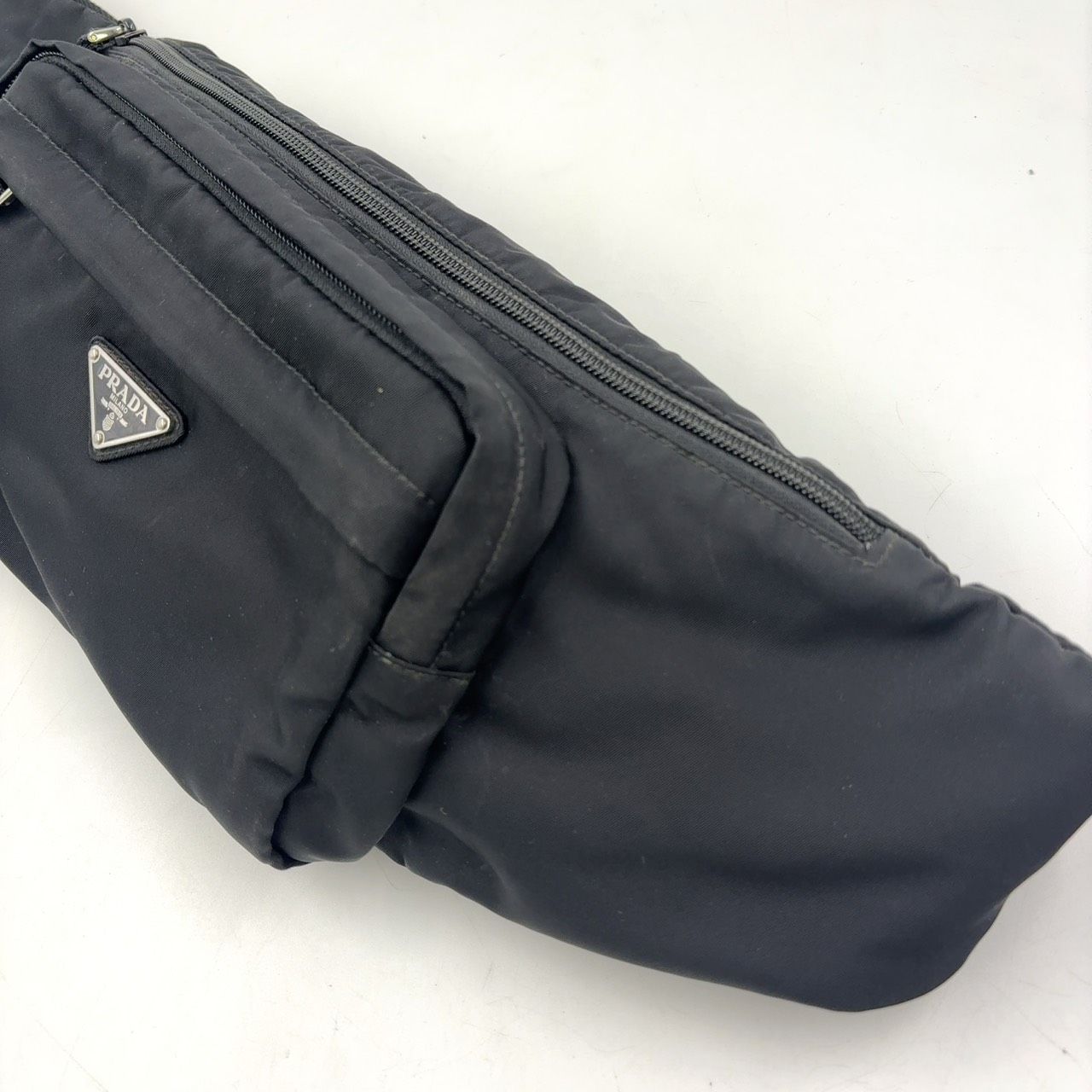 ボディバッグ シルバー