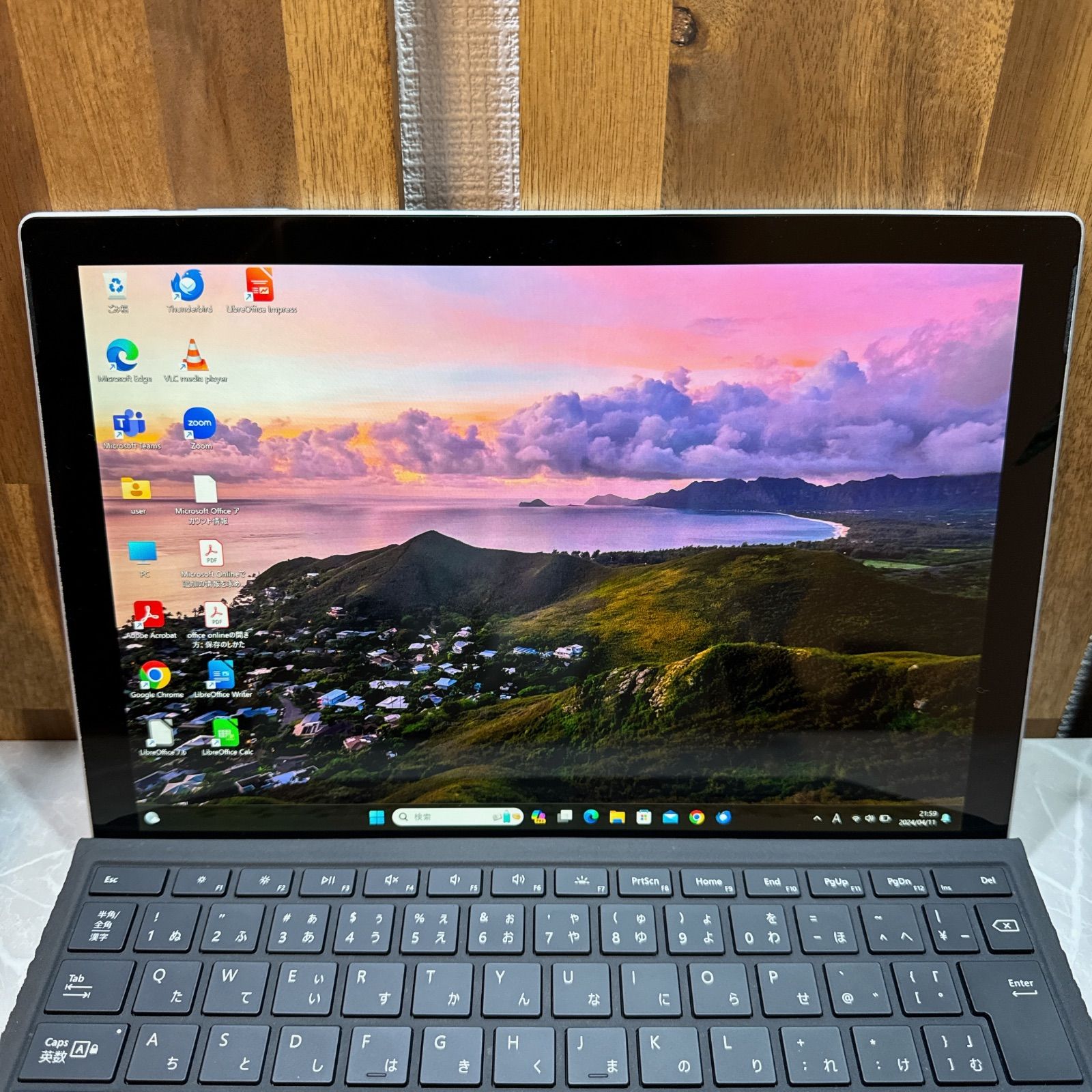 美品】Surface Pro 5 LTEモデル☘️メモ8G/i5第7世代☘️SSD - メルカリ