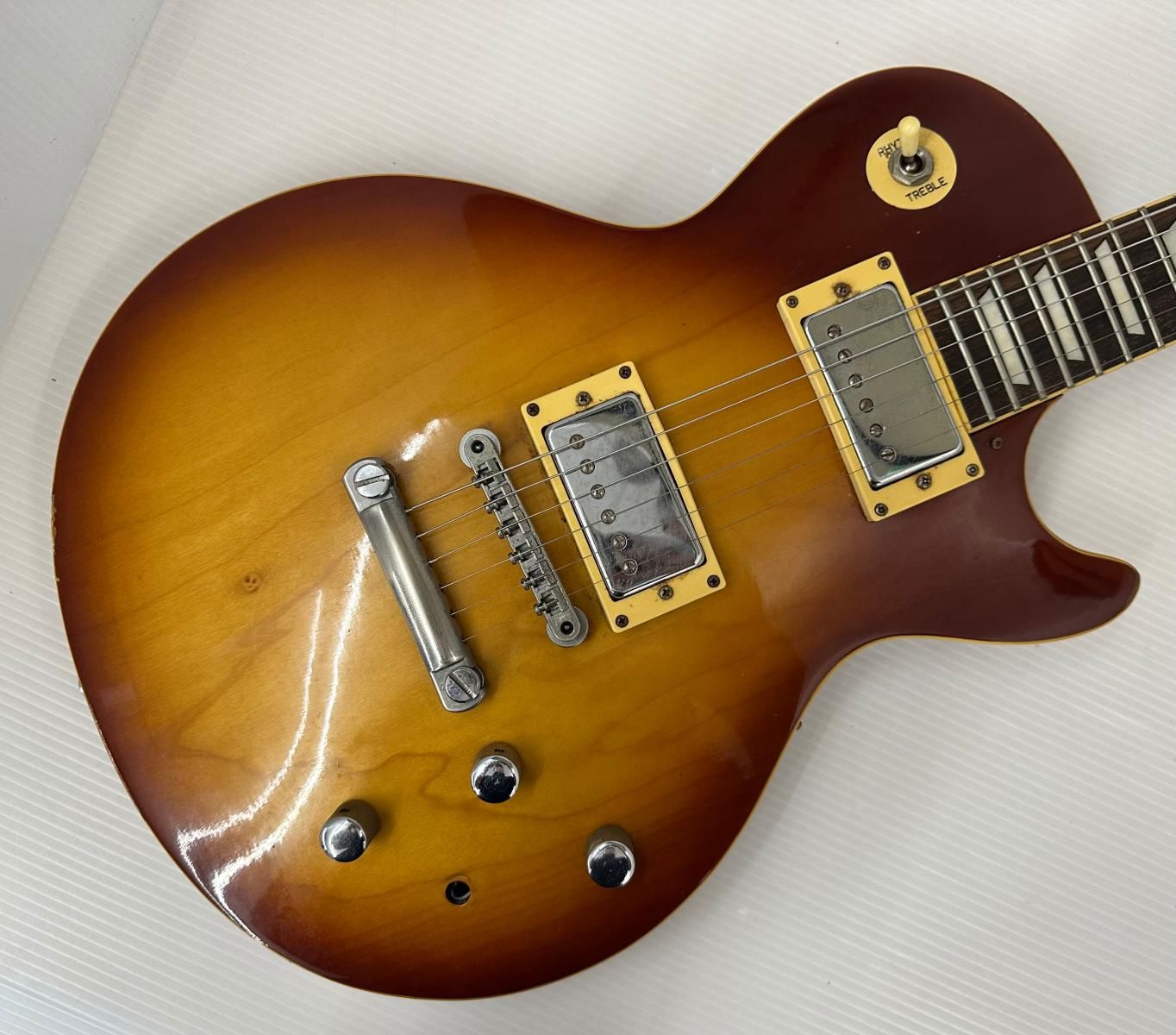 ジャンク品】JUNO エレキギター レスポール 本体のみ (2508306) - メルカリ