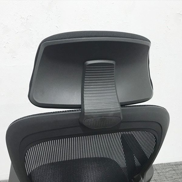 ヘッドレスト付