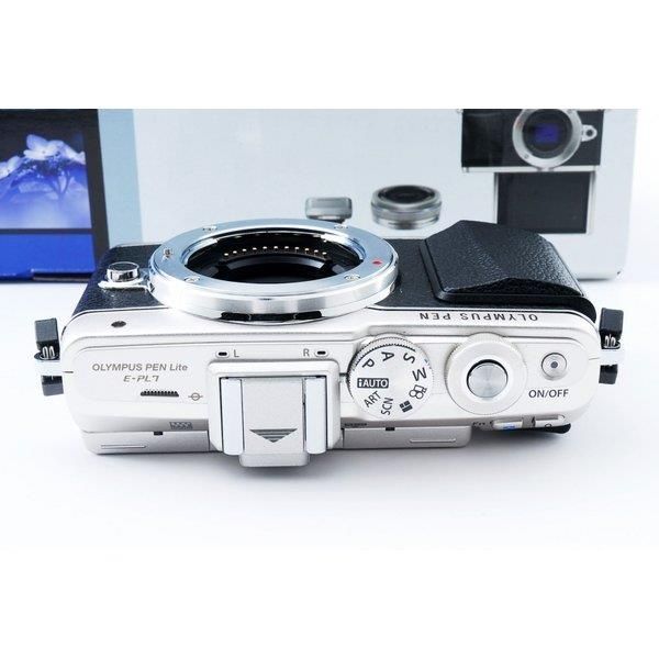 オリンパス OLYMPUS E-PL9 レンズセットホワイト 美品 SDカード付 オリンパス OLYMPUS E-PL9 レンズセット ホワイト 美品 Wi-Fiで