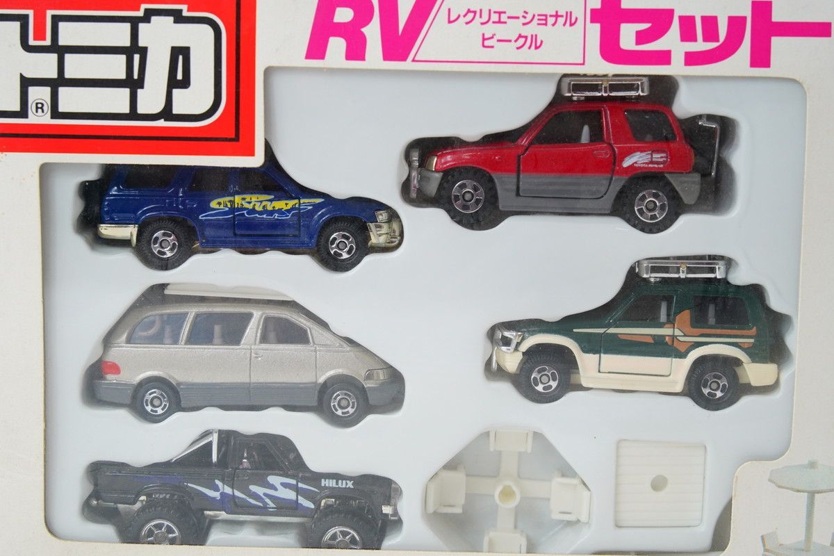 8.16 △ トミカ RVセット トヨタ ランドクルーザー プラド