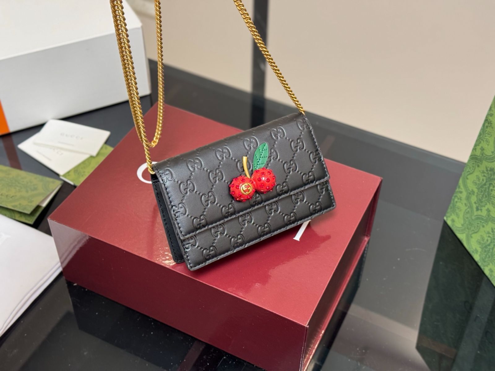 今日特価】GG Cherry Chain Bag グッチ チェリーチェーンバッグ
