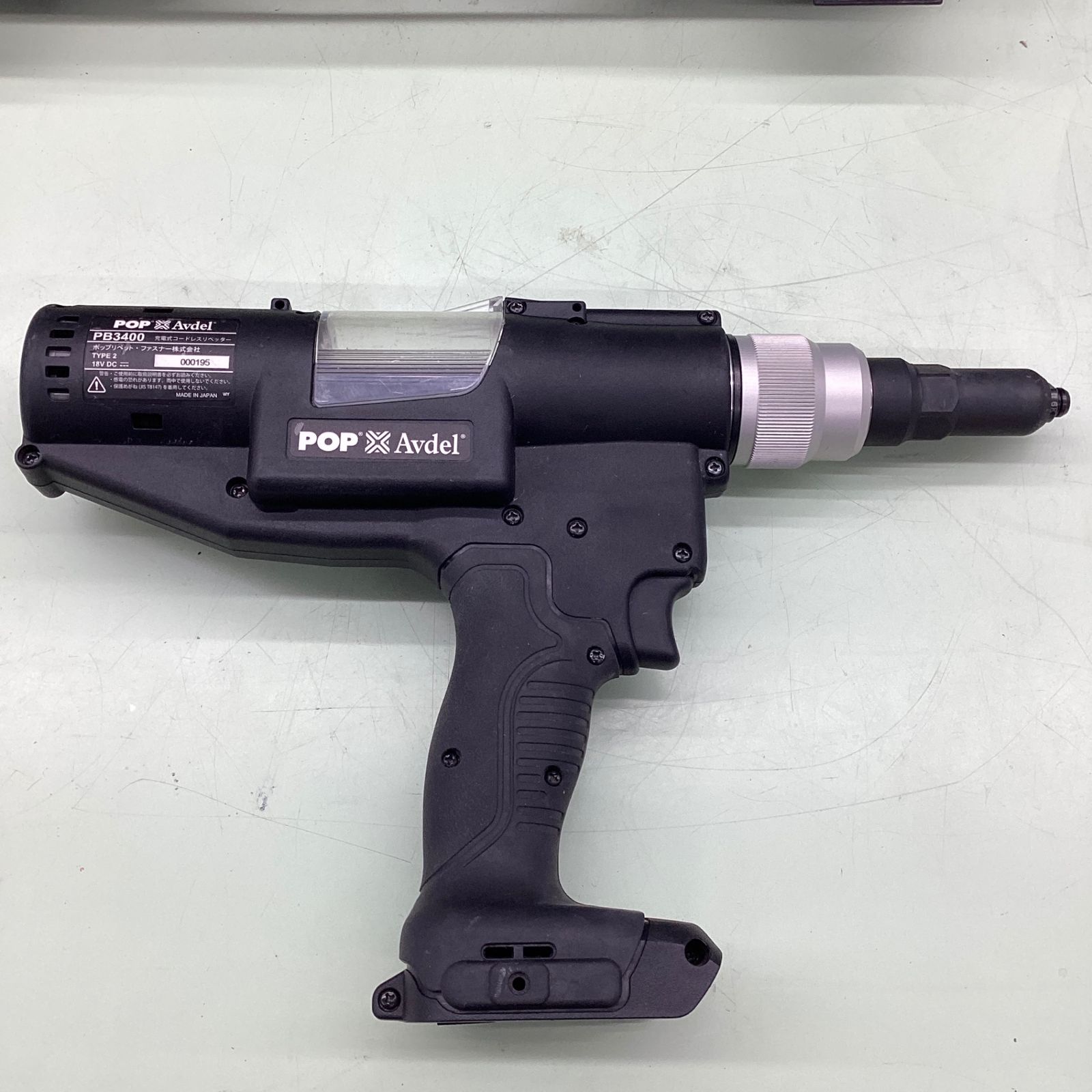 コードレスリベットツール