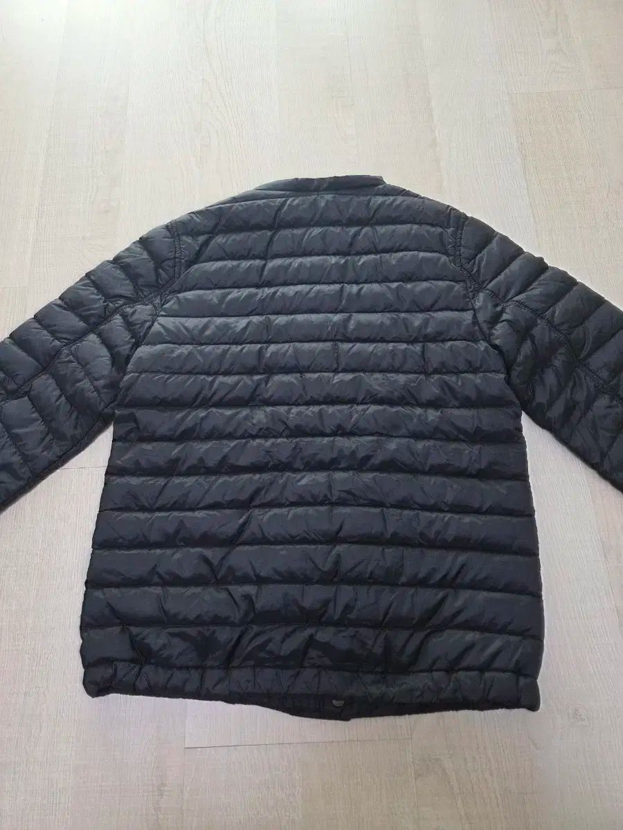 バーバリーキッズ 軽量ダウンアウター