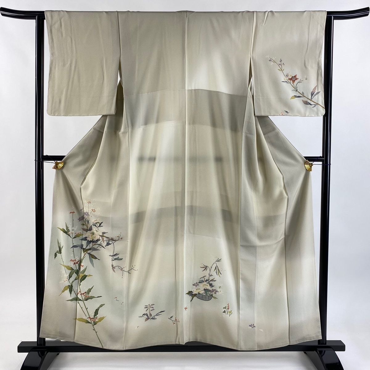 付下げ 身丈157cm 裄丈64cm M 袷 枝花 ぼかし 灰白 正絹 秀品